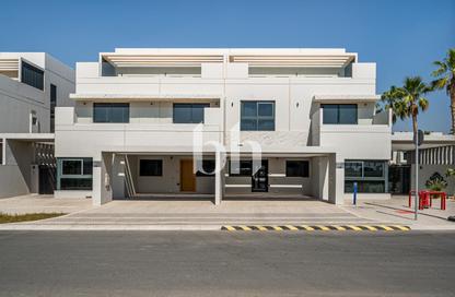 Villa - 3 - 5 for rent in California Residence - California Village - Dubai