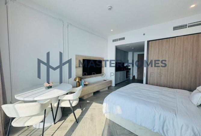 Modern Studio | Spacious | Convenient Location photo 2