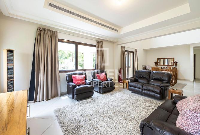 74235080 - Property Main Image