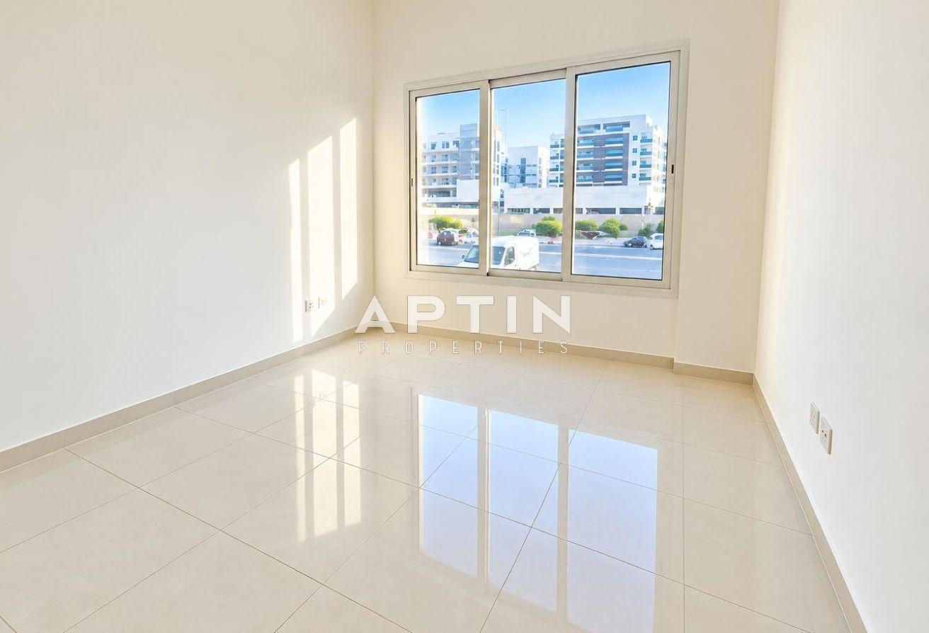 Unfurnished 1BHK | 2 Baths | Attached Wardrobe photo 4