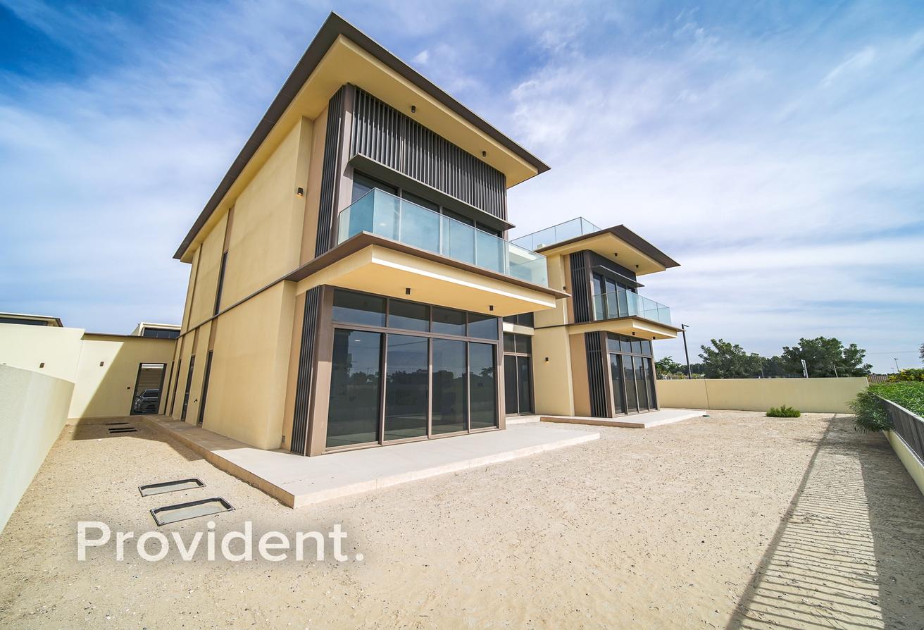 Large Layout | Vacant | Close To Amenities photo 24