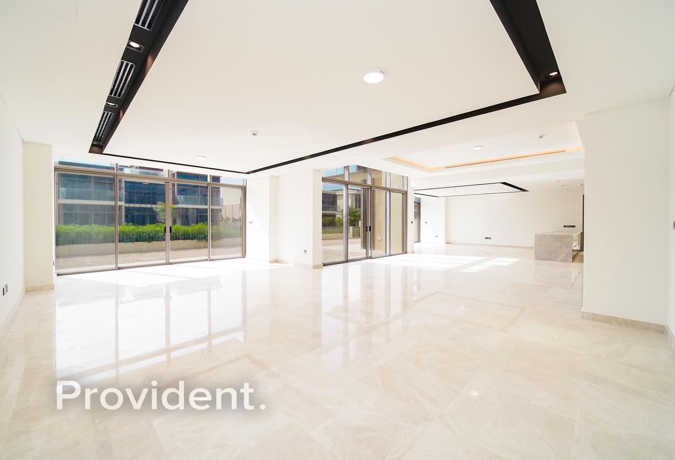 Large Layout | Vacant | Close To Amenities photo 9