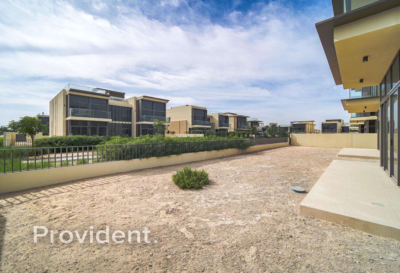 Large Layout | Vacant | Close To Amenities photo 23