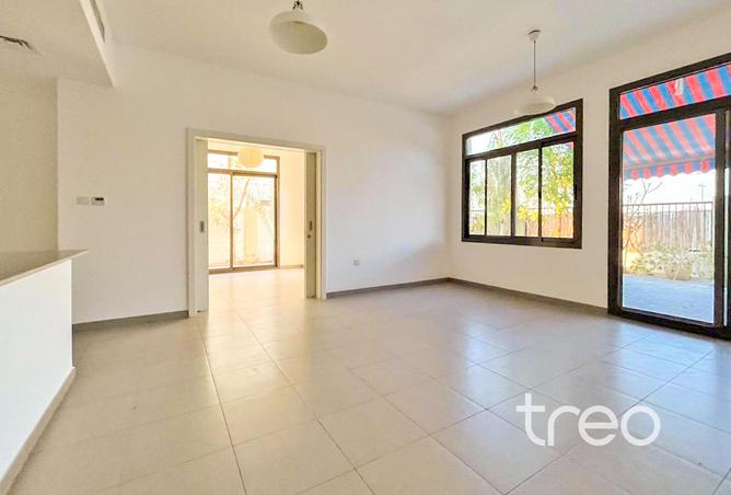 64031844 - Property Image 2