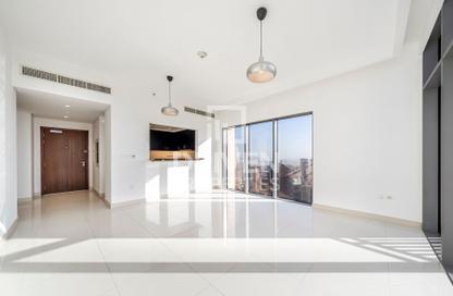 Apartment - 2 - 3 for rent in Boulevard Crescent Tower 1 - BLVD Crescent - Downtown Dubai - Dubai