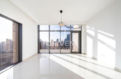 Apartment - 2 - 3 for rent in Boulevard Crescent Tower 1 - BLVD Crescent - Downtown Dubai - Dubai
