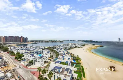 Apartment - 1 Bedroom - 2 Bathrooms for rent in Al Khudrawi - Shoreline Apartments - Palm Jumeirah - Dubai