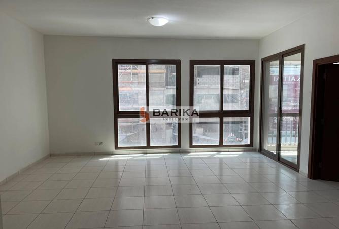 Premium | Spacious Layout | Unfurnished | Vacant photo 3