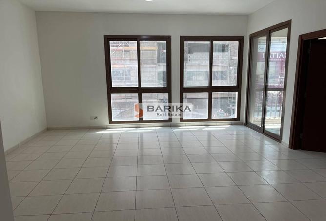Premium | Spacious Layout | Unfurnished | Vacant photo 2