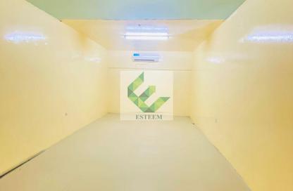 Labor Camp - Studio - 7+ for rent in M-33 - Mussafah Industrial Area - Mussafah - Abu Dhabi