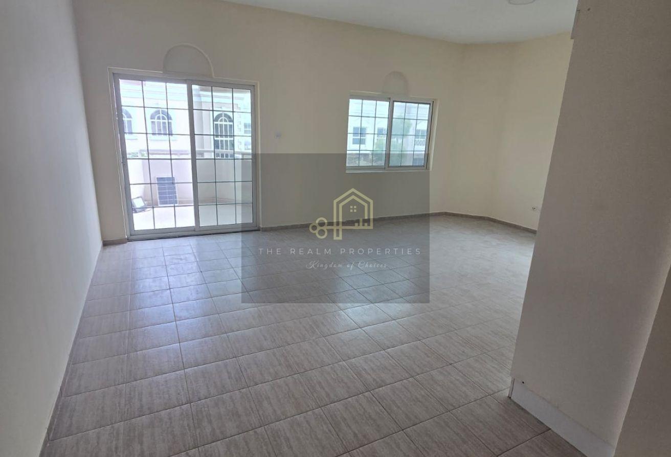 4 BR Upgraded Villa with Private Garden in Garhoud photo 23
