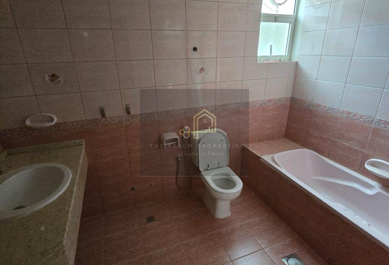 4 BR Upgraded Villa with Private Garden in Garhoud photo 20