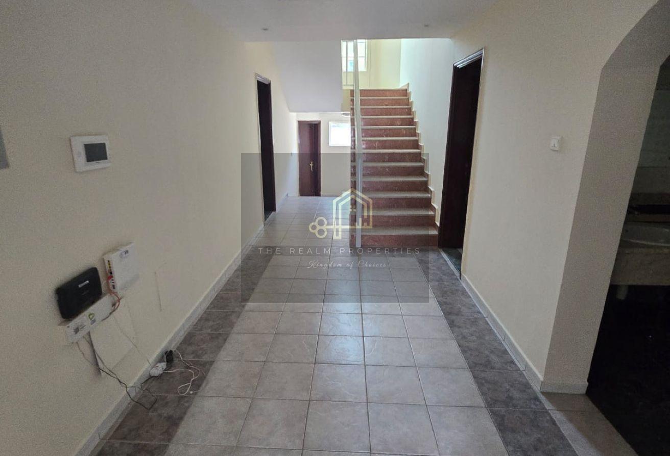 4 BR Upgraded Villa with Private Garden in Garhoud photo 27