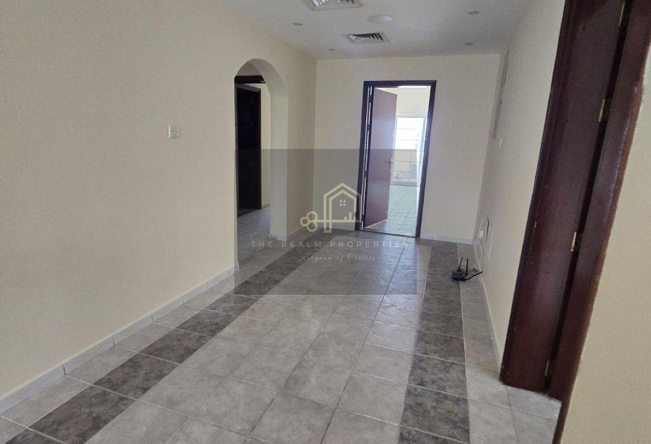 4 BR Upgraded Villa with Private Garden in Garhoud photo 11