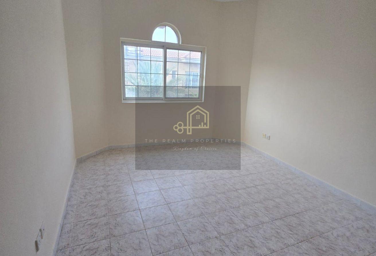 4 BR Upgraded Villa with Private Garden in Garhoud photo 14