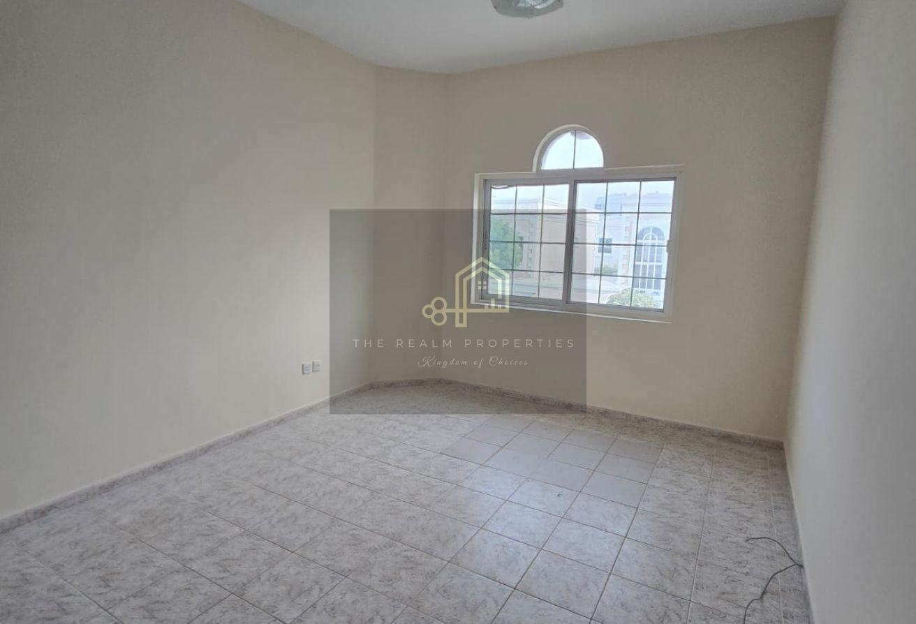 4 BR Upgraded Villa with Private Garden in Garhoud photo 22