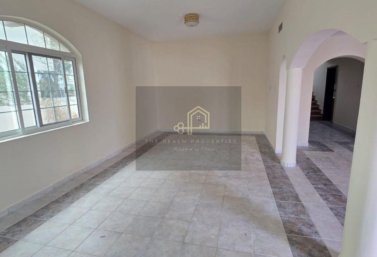 4 BR Upgraded Villa with Private Garden in Garhoud photo 10