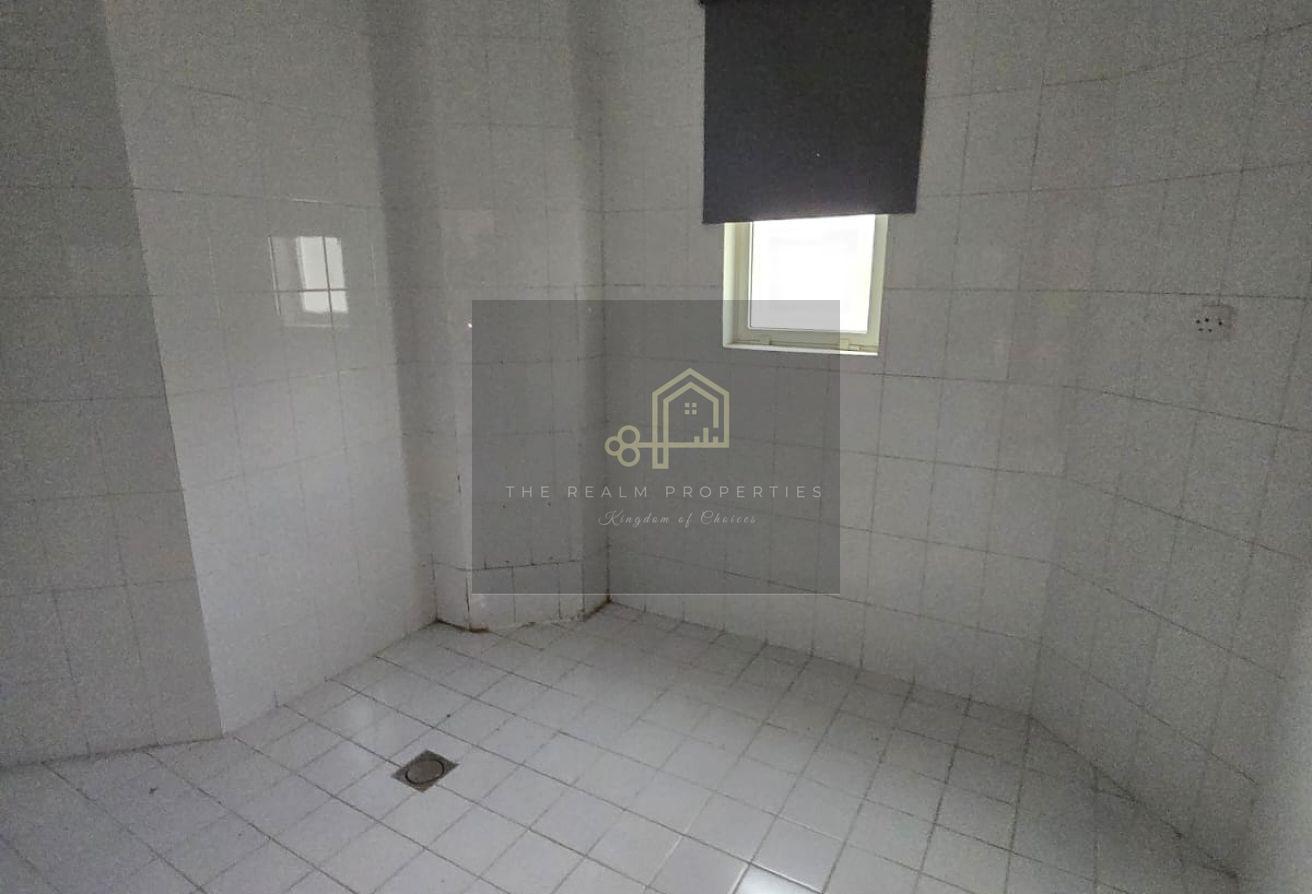 4 BR Upgraded Villa with Private Garden in Garhoud photo 26