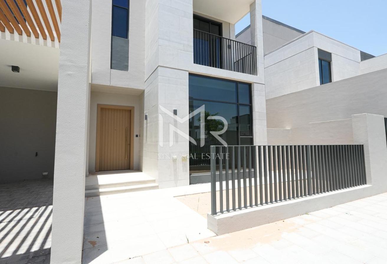 Vaacant | Luxurious Finishing | Lowest Price photo 28