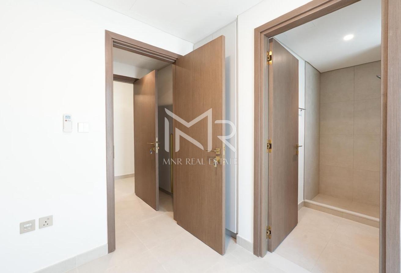 Vaacant | Luxurious Finishing | Lowest Price photo 8