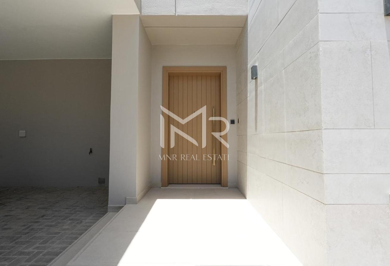 Vaacant | Luxurious Finishing | Lowest Price photo 29