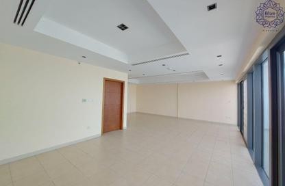 Apartment - 3 Bedrooms - 5 Bathrooms for rent in Beach Tower 2 - Al Khan Lagoon - Al Khan - Sharjah