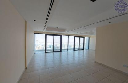 Apartment - 3 Bedrooms - 5 Bathrooms for rent in Beach Tower 2 - Al Khan Lagoon - Al Khan - Sharjah