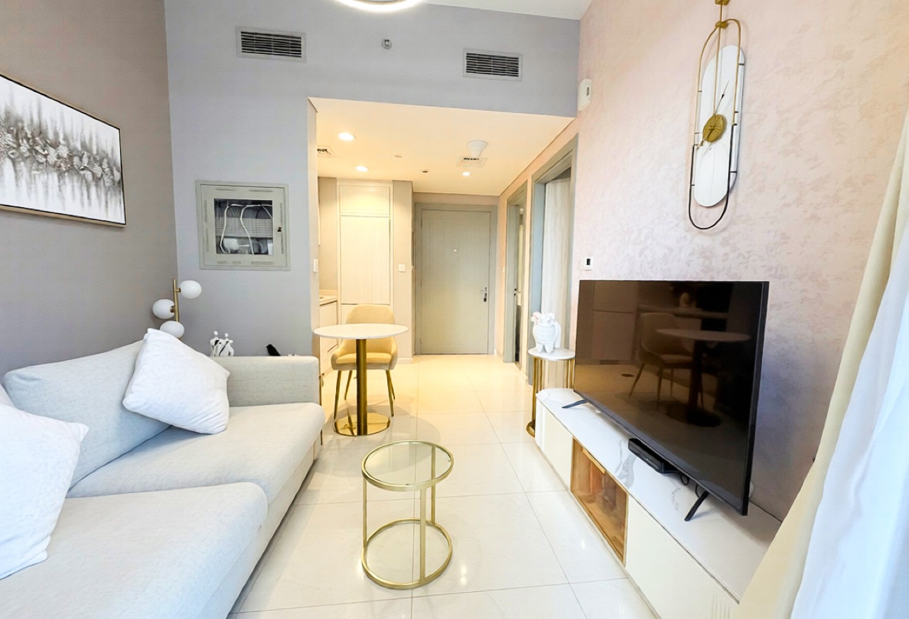 Canal View | Premium 1BD | Near Metro