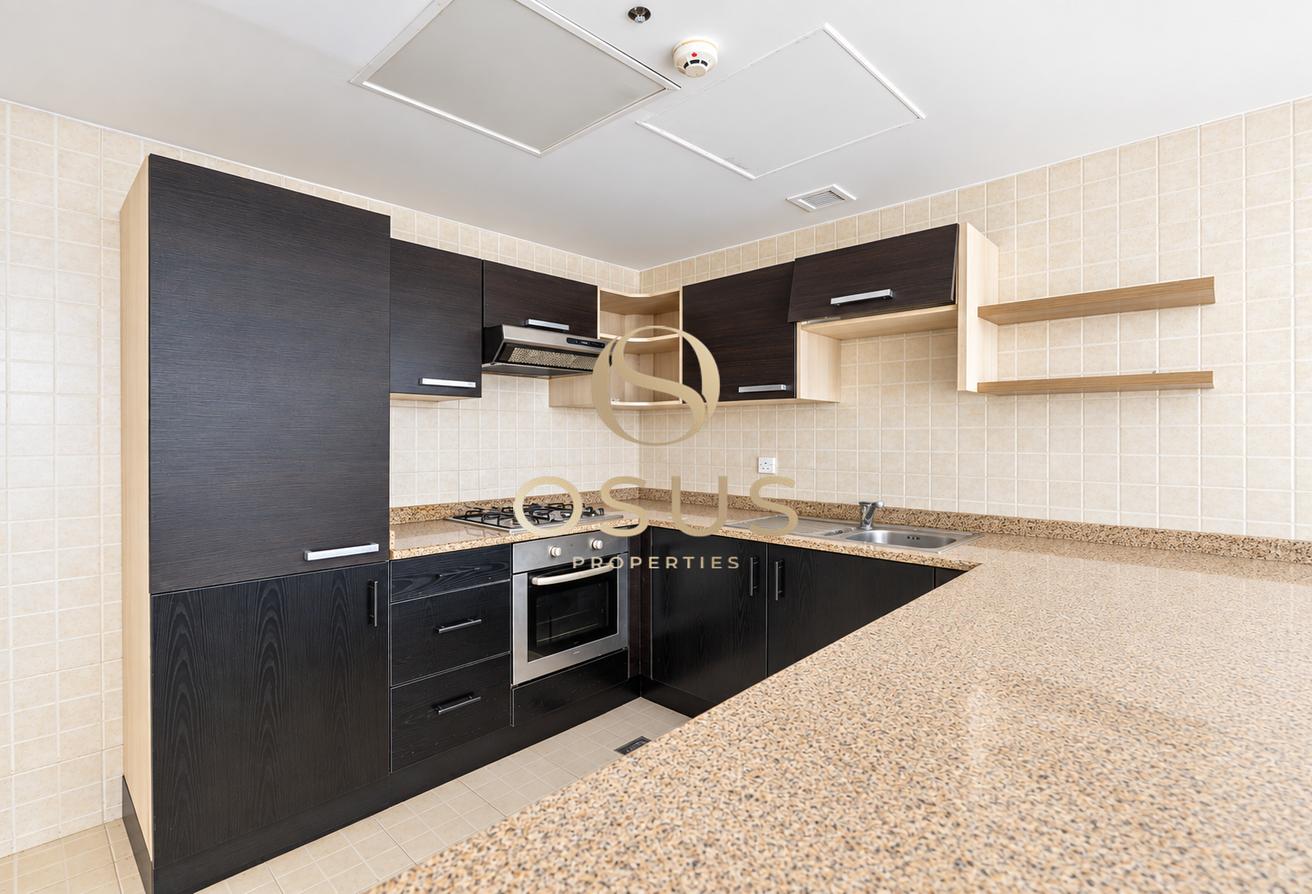 Vacant | Modern 1BR | Great Location photo 8
