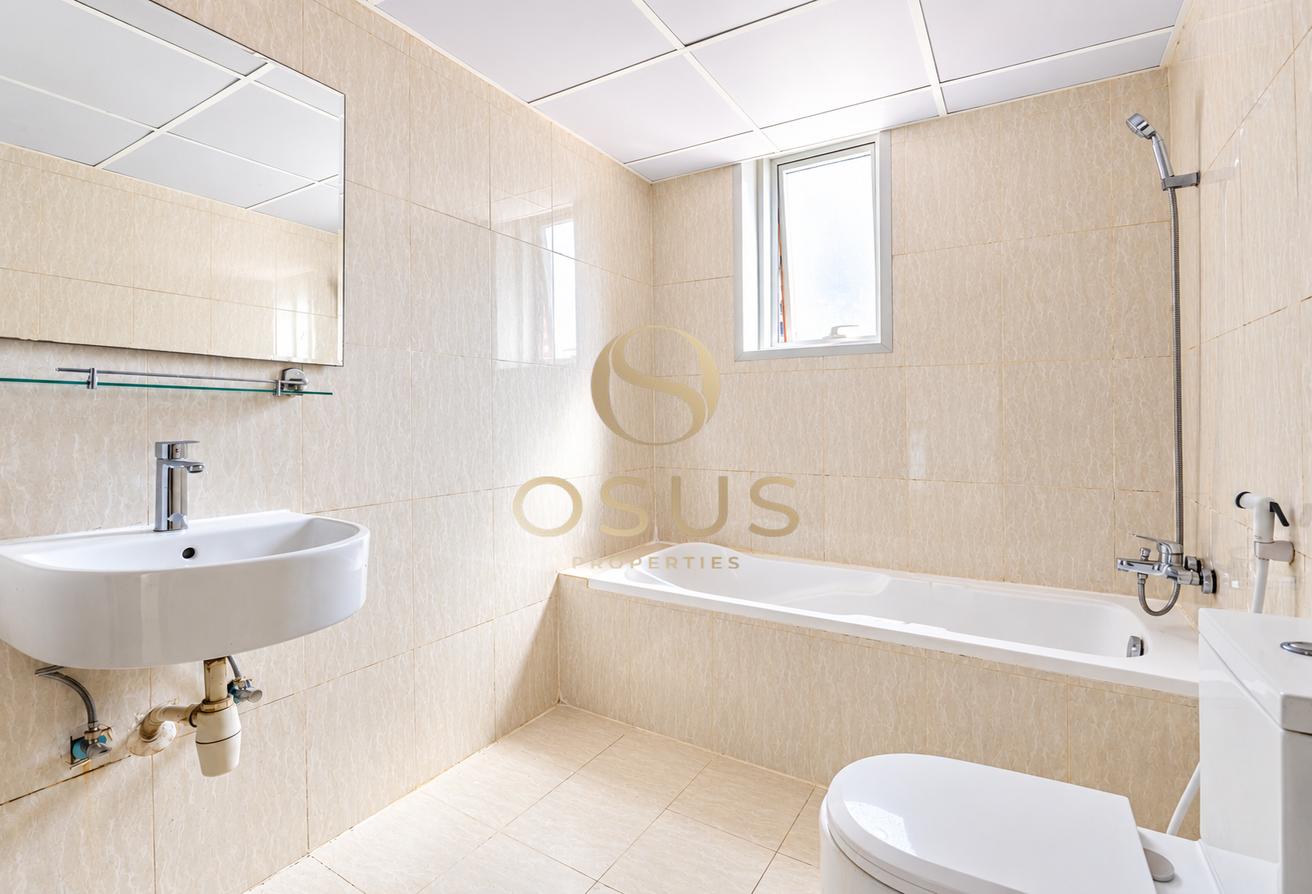 Vacant | Modern 1BR | Great Location photo 4
