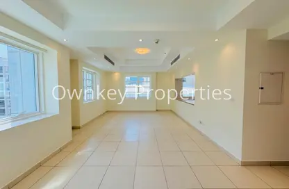 Apartment - 2 Bedrooms - 3 Bathrooms for rent in Bin Hendi Tower - Mankhool - Bur Dubai - Dubai