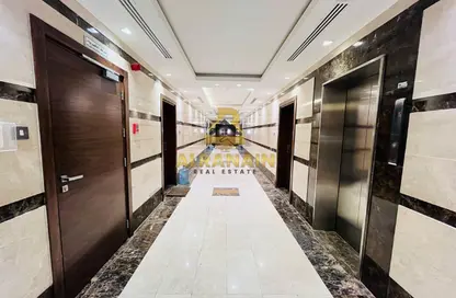 شقة - 2 غرف نوم - 2 حمامات للايجار في المرايجب - الجيمي - العين