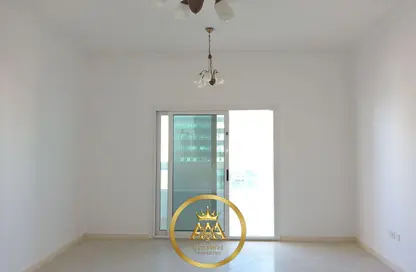 شقة - 2 غرف نوم - 2 حمامات للايجار في شارع التعاون الجديد - التعاون - الشارقة