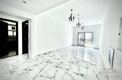Apartment - 2 - 3 for rent in Muwaileh 29 Building - Muwaileh - Sharjah