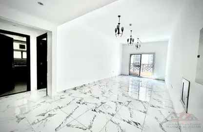 Apartment - 2 Bedrooms - 3 Bathrooms for rent in Muwaileh 29 Building - Muwaileh - Sharjah