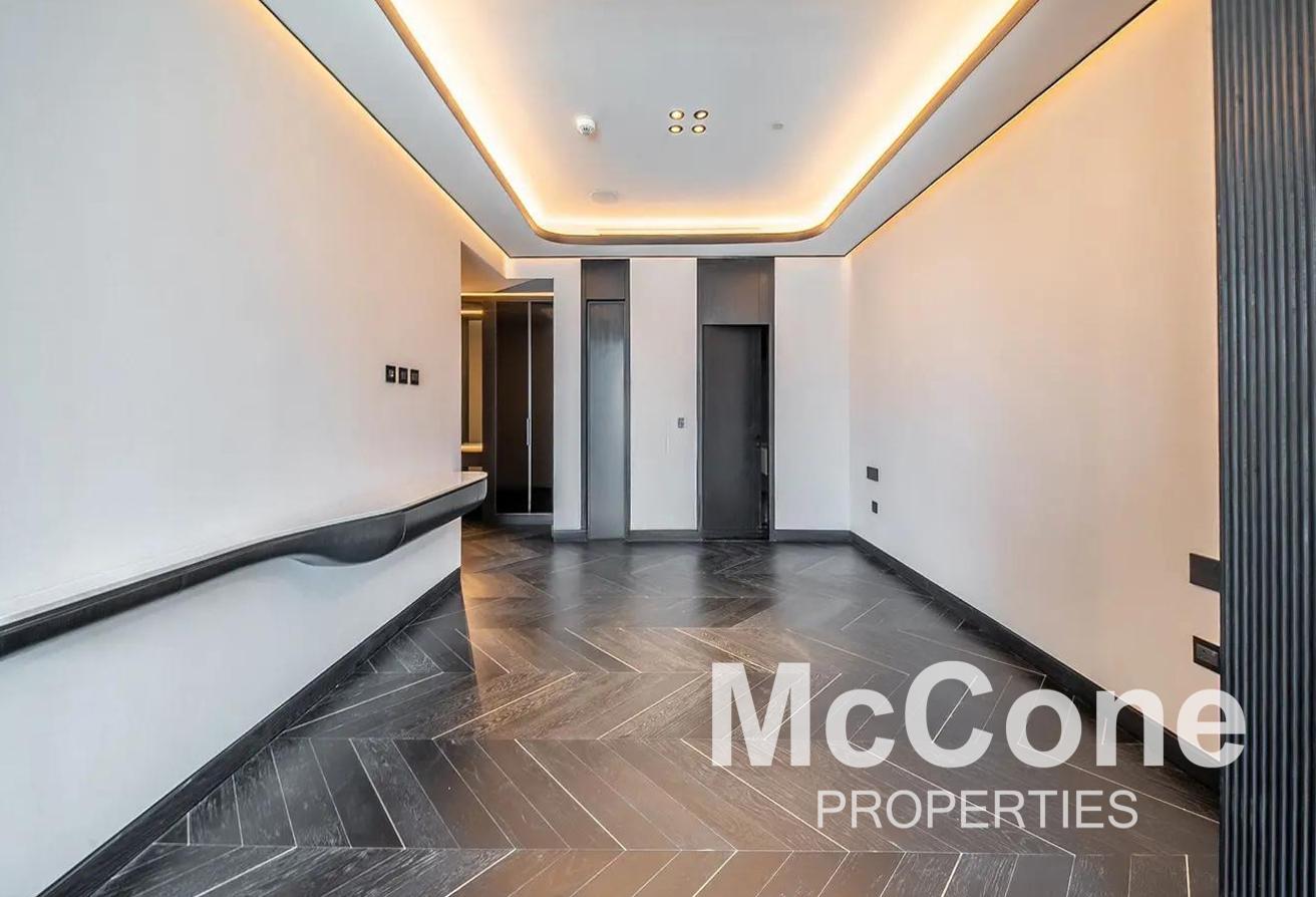 Spacious | 12 Cheques | Pagani Design | Corner photo 14