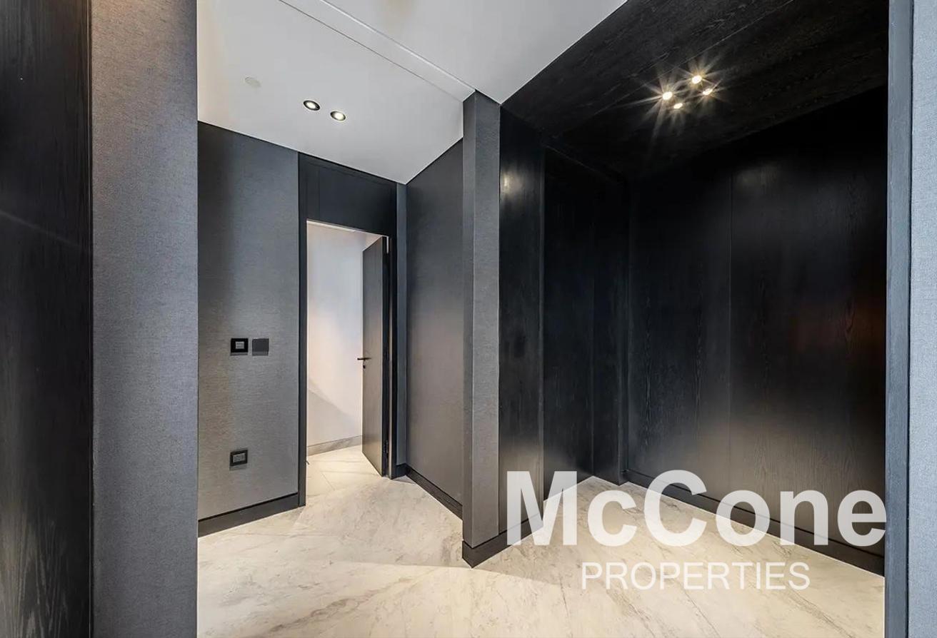Spacious | 12 Cheques | Pagani Design | Corner photo 11