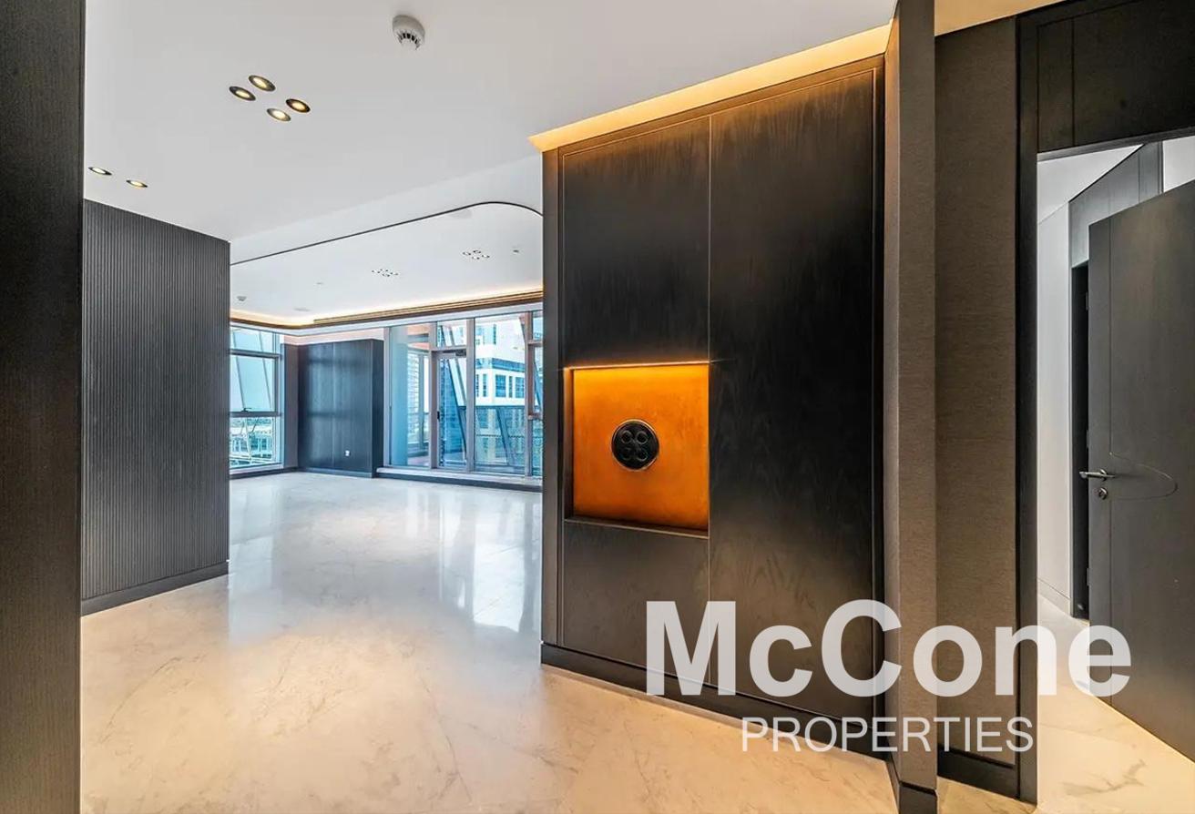Spacious | 12 Cheques | Pagani Design | Corner photo 12
