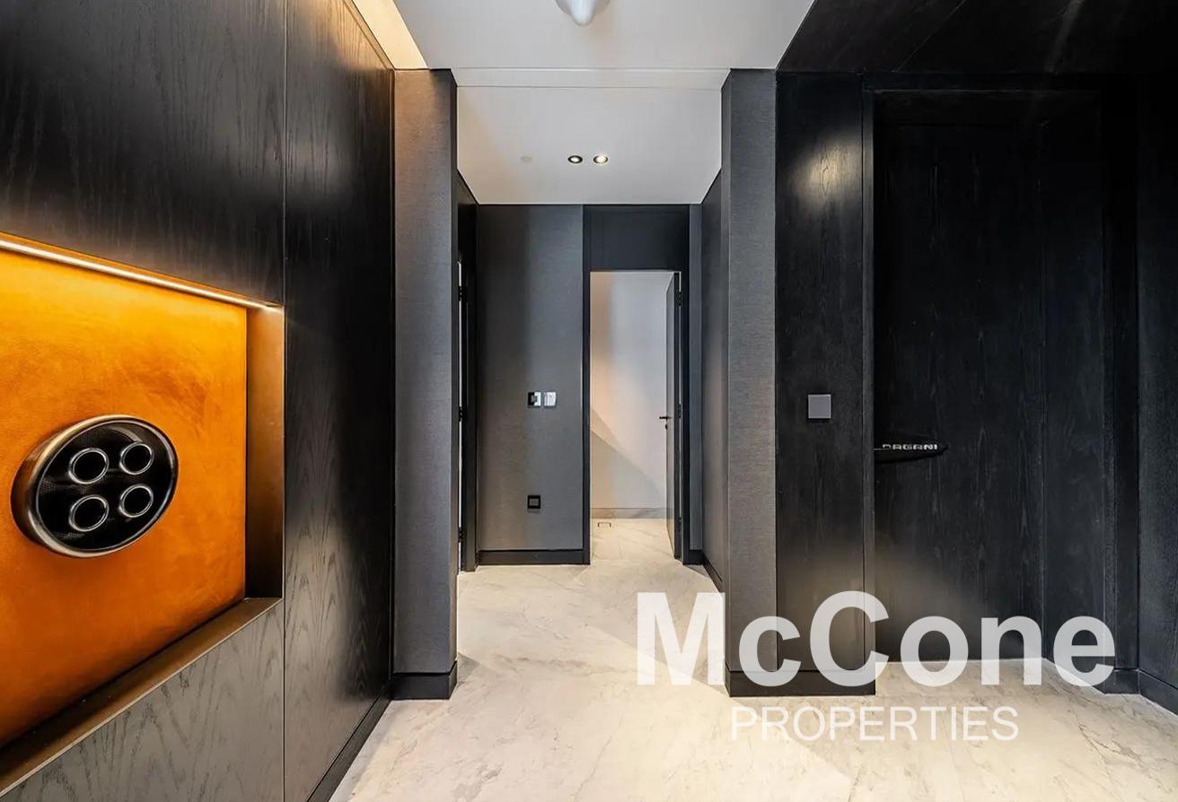 Spacious | 12 Cheques | Pagani Design | Corner photo 10