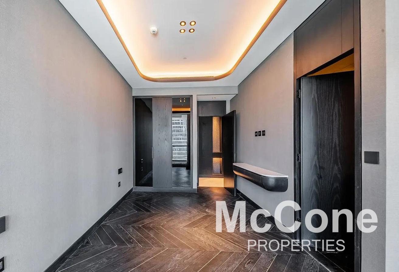Spacious | 12 Cheques | Pagani Design | Corner photo 9