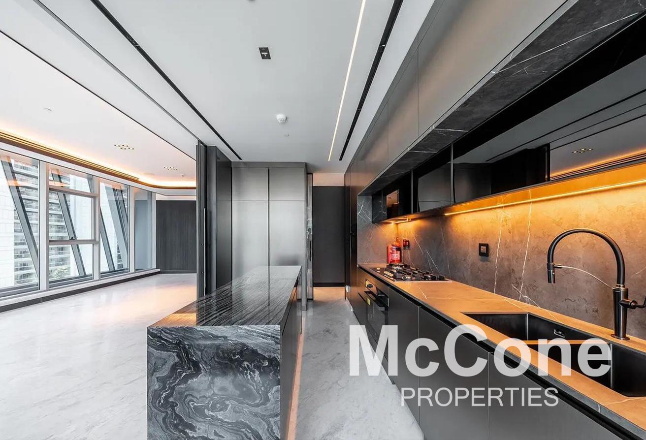 Spacious | 12 Cheques | Pagani Design | Corner photo 7