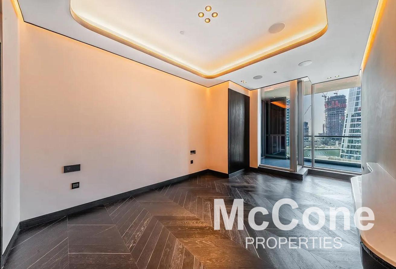 Spacious | 12 Cheques | Pagani Design | Corner photo 19