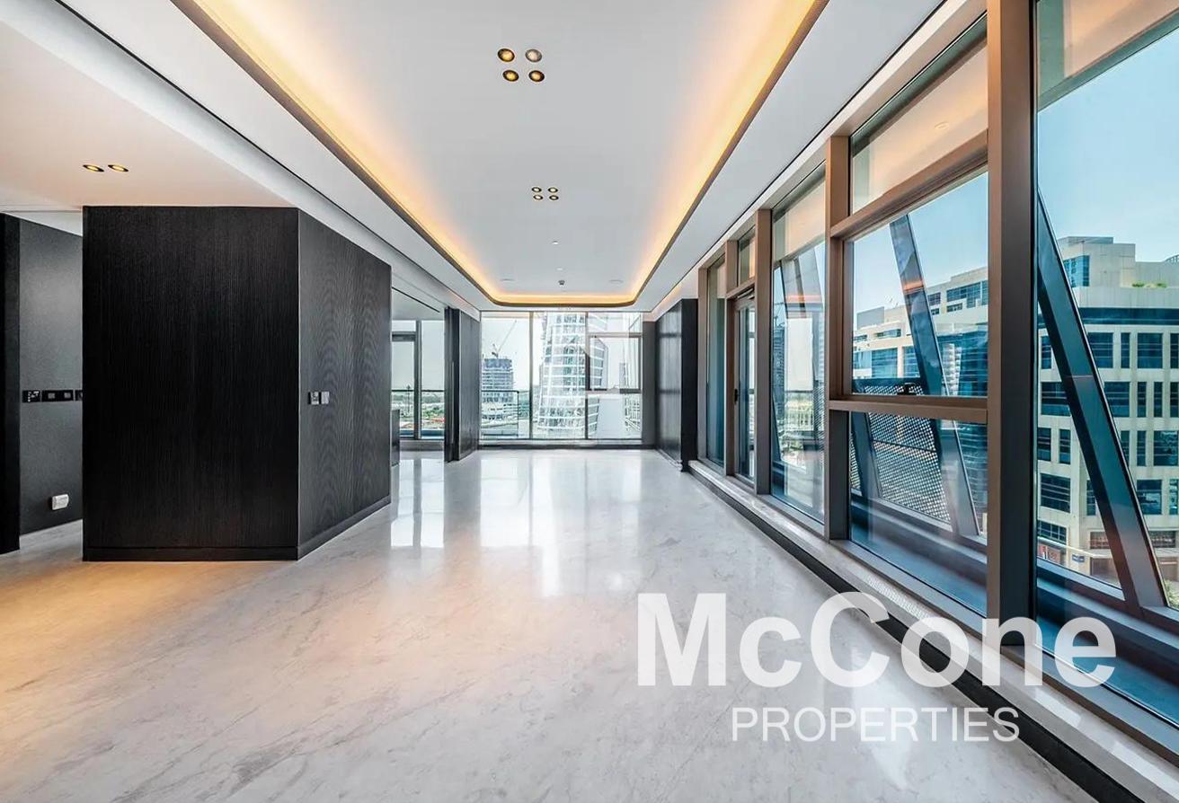 Spacious | 12 Cheques | Pagani Design | Corner photo 8