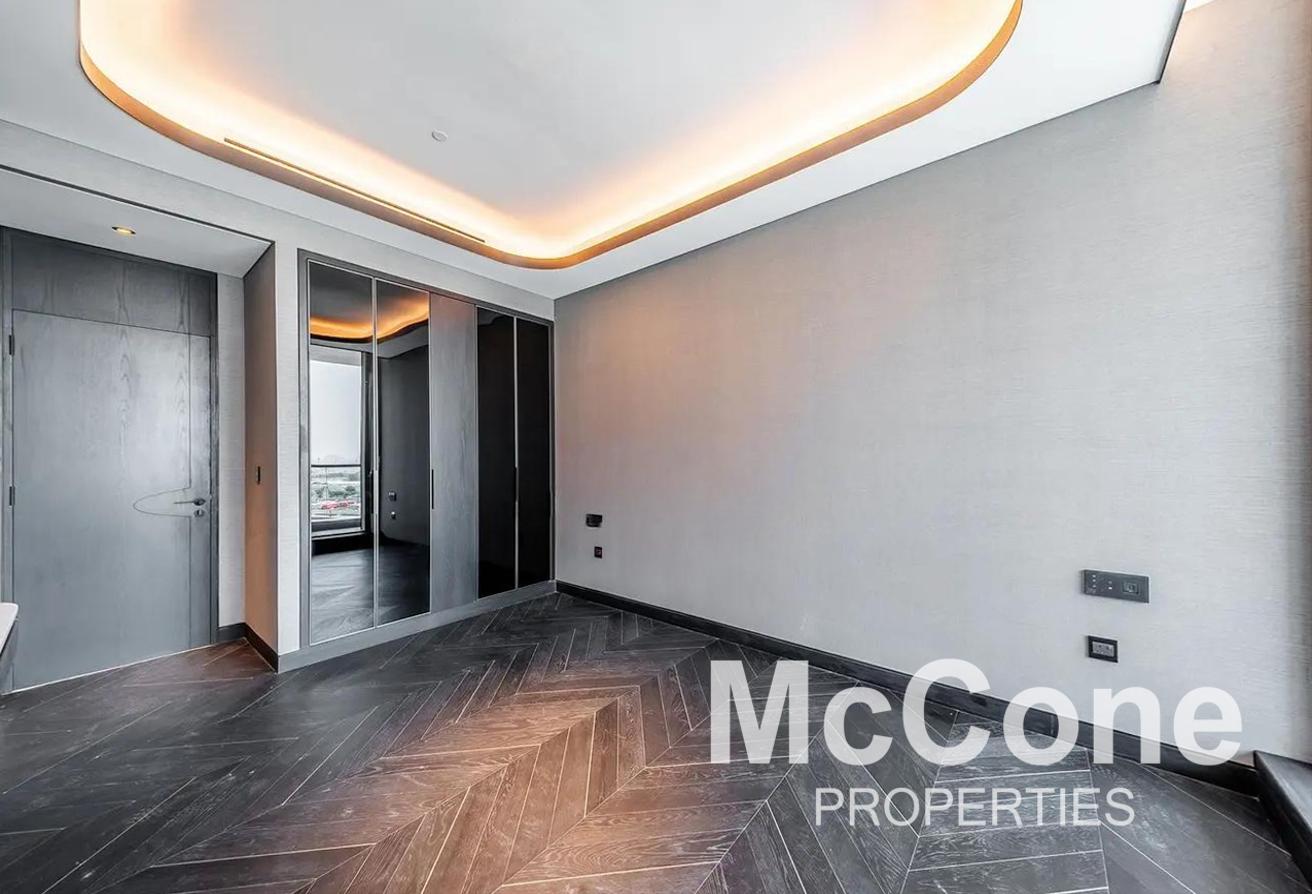 Spacious | 12 Cheques | Pagani Design | Corner photo 21