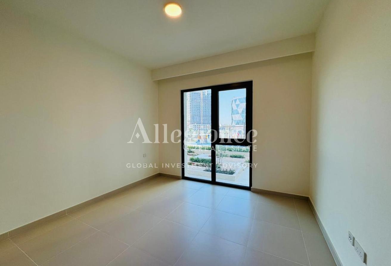 Modern 1BR | Pool View | Vacant | Prime Area photo 9
