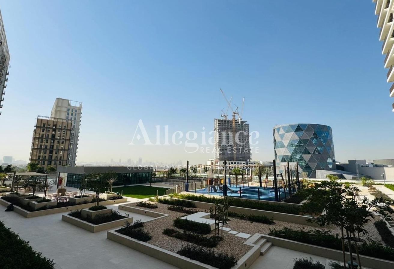 Modern 1BR | Pool View | Vacant | Prime Area photo 5