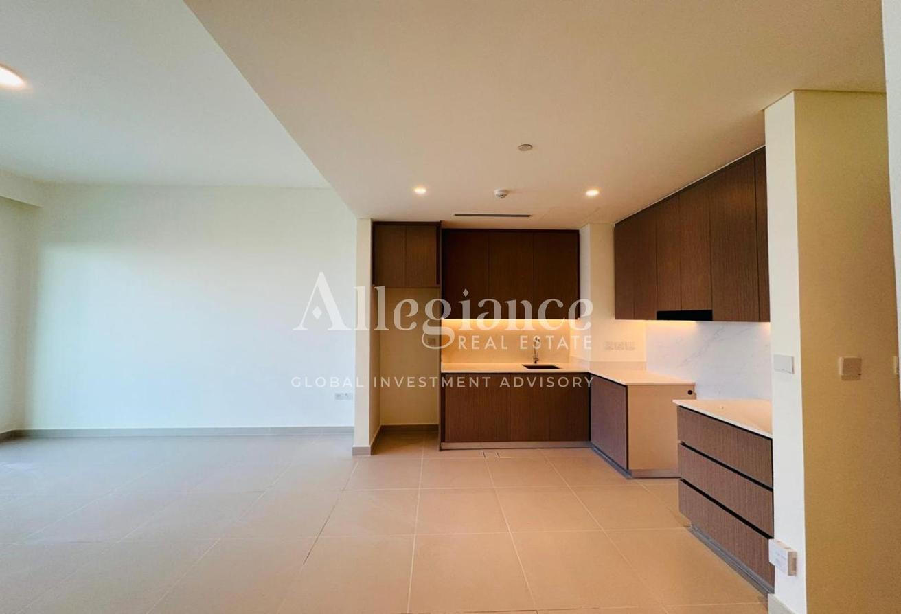 Modern 1BR | Pool View | Vacant | Prime Area photo 7