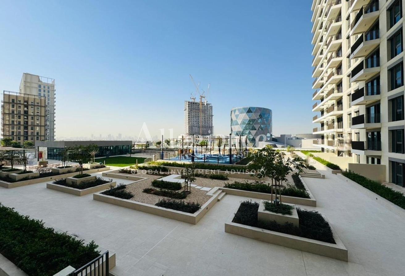 Modern 1BR | Pool View | Vacant | Prime Area photo 16