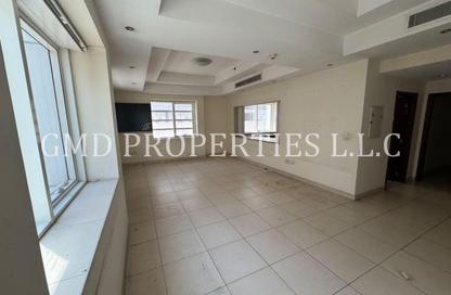 Apartment - 1 - 1 for rent in Mankhool Building - Al Mankhool - Bur Dubai - Dubai