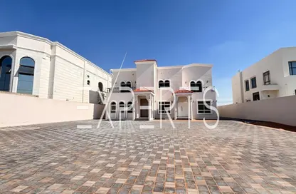 فيلا - 6 غرف نوم - 7 حمامات للايجار في مدينة الرياض - أبوظبي